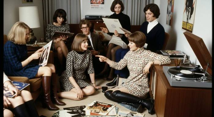 Vintage Playlists & Retro Outfits: Spotify Gems for Fashion History Buffs