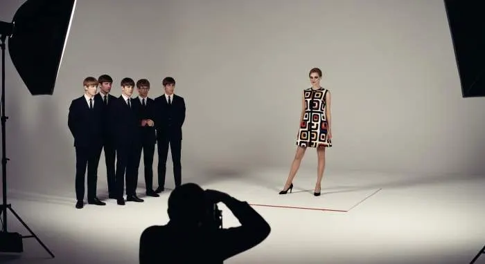 London Mod icons Twiggy and Jean Shrimpton, 1960s go-go fashion with geometric prints